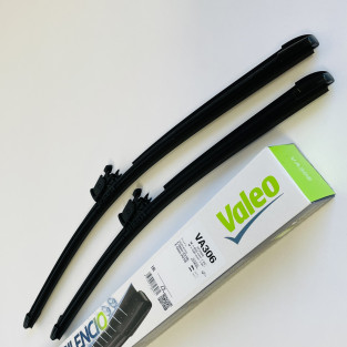 VA306 / 572306 Valeo AquaBlade Viskerblade sæt, med indbygget sprinkler & varme. Passer til MB E-Class (A238/C238) fra årg. 9/2017 og frem