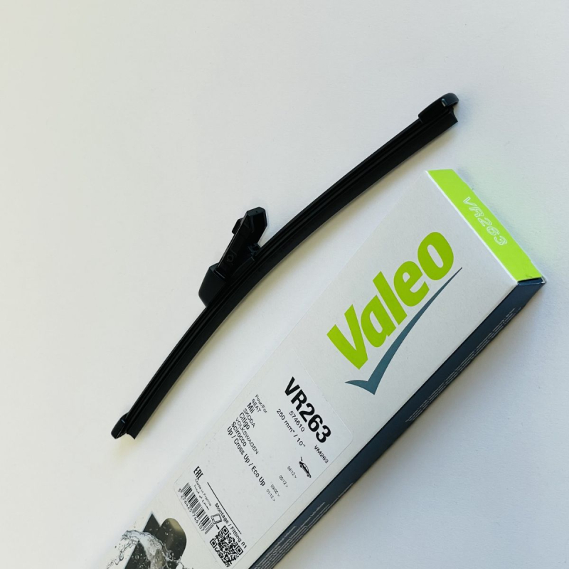 Se VR565 Valeo Silencio Bagrudevisker med indbygget sprinkler, 10 inch / 260mm lang hos Viskerbladet.dk
