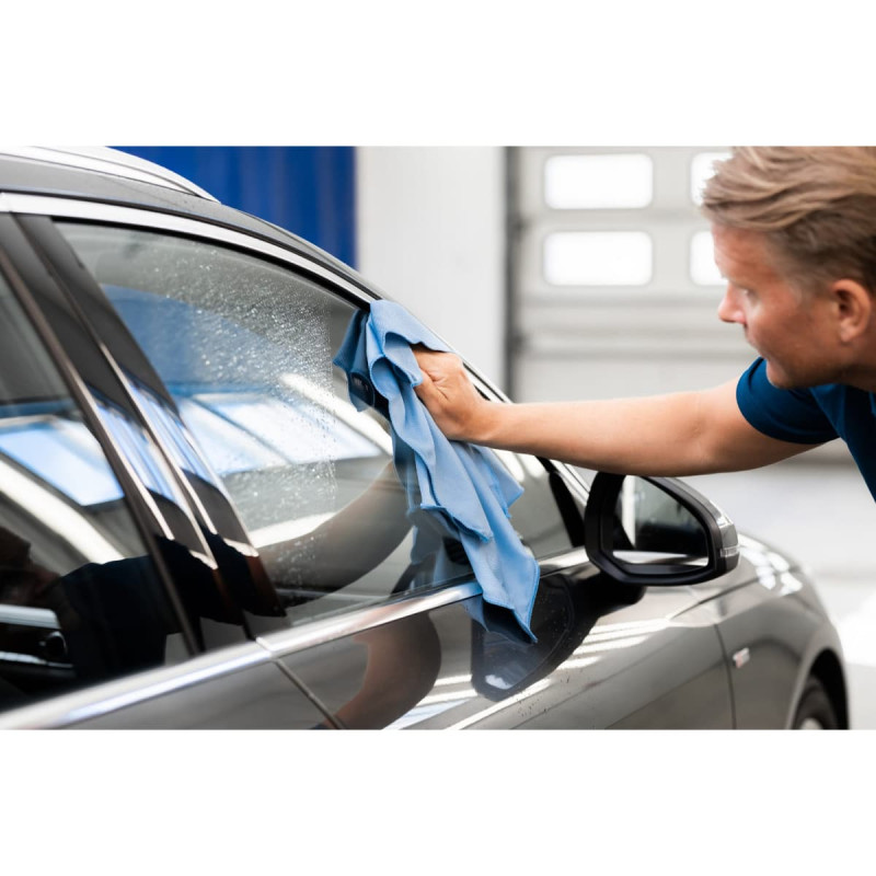 Rens af bilens ruder klares let med denne microfiberklud fra Kungs